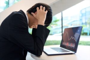 株の空売りで大損して死亡？失敗ブログから学ぶ信用取引のリスクと仕組みを解説